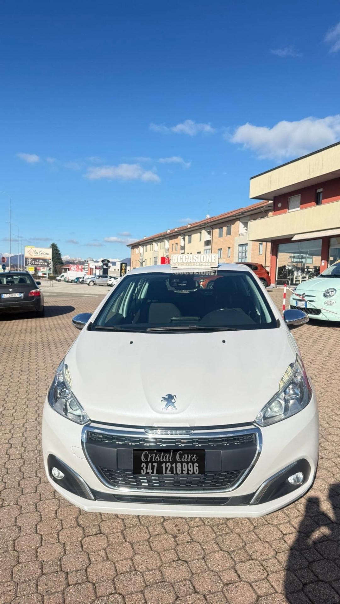 PEUGEOT 208 BENZINA EURO 6 NEOPATENTATI