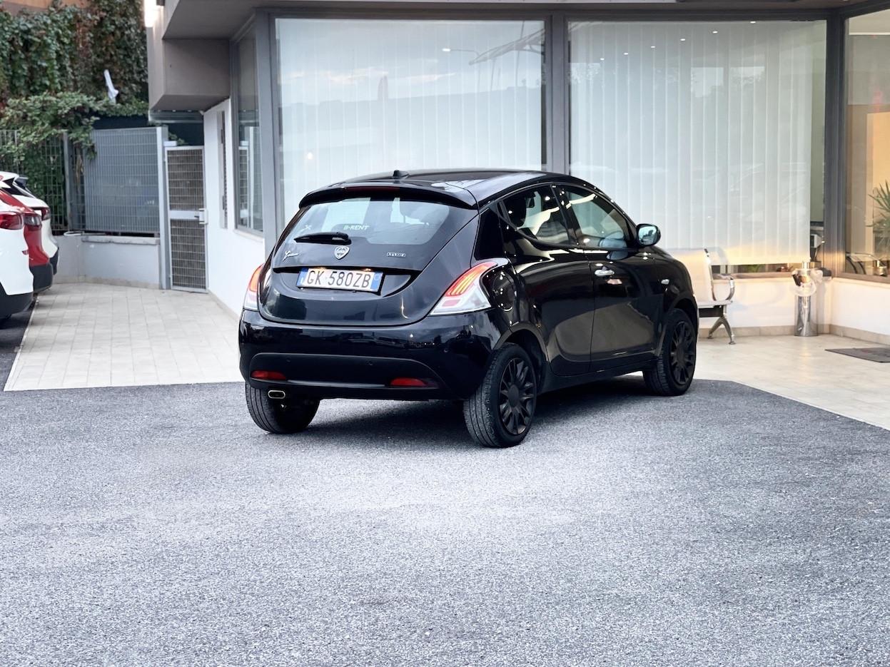 Lancia Ypsilon 1.0 Hybrid 69CV E6 Neo - 2022