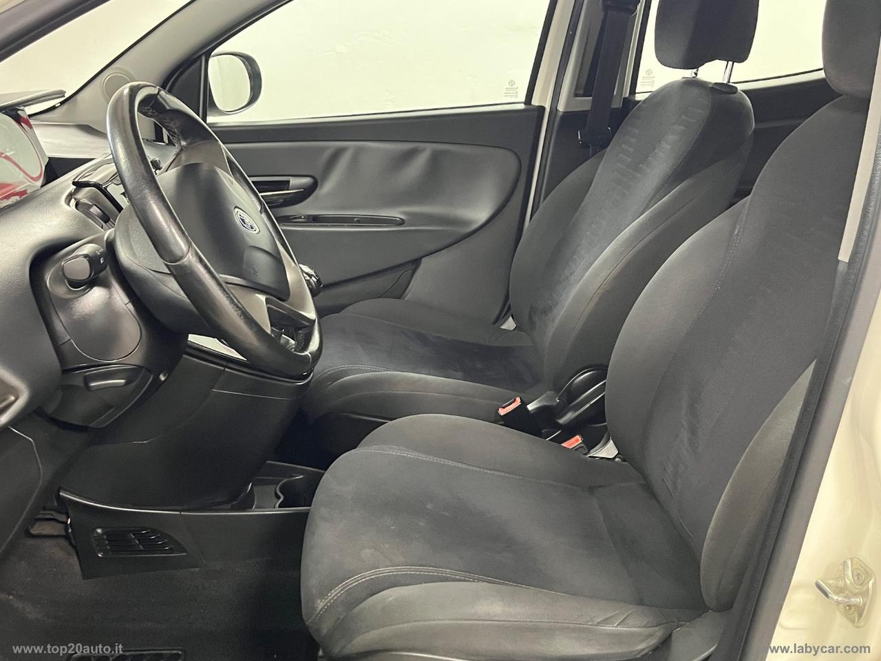 LANCIA Ypsilon 1.2 69 CV 5p. Silver