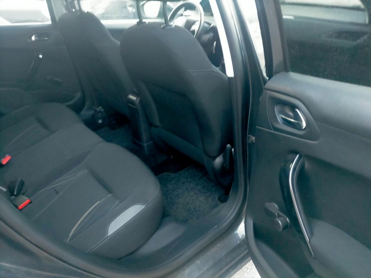 Peugeot 208 1.4 HDi 68 CV 3 porte Active