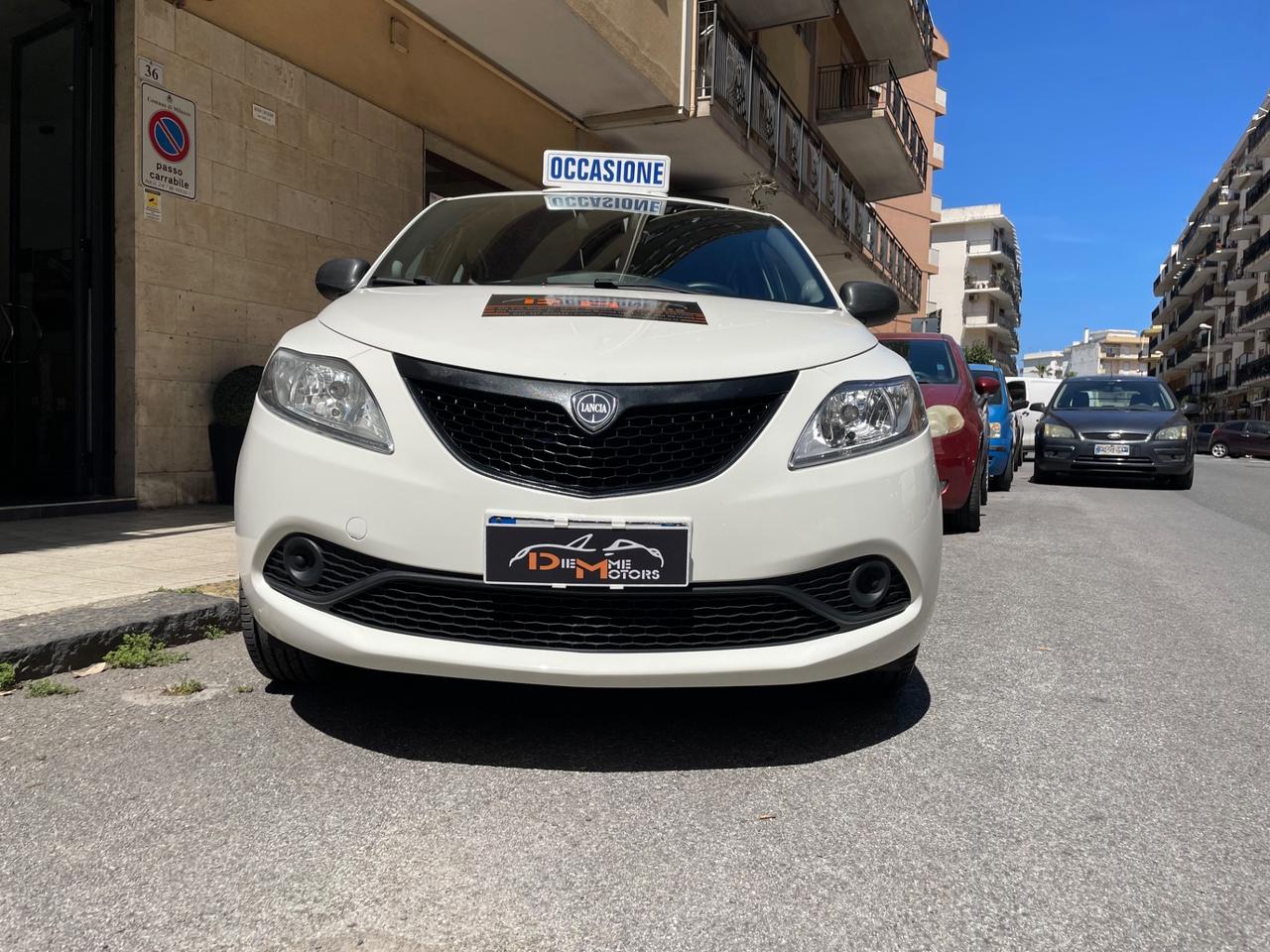 Lancia Ypsilon 1.0 FireFly 5 porte S&S Hybrid Ecochic