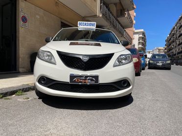 Lancia Ypsilon 1.0 FireFly 5 porte S&S Hybrid Ecochic