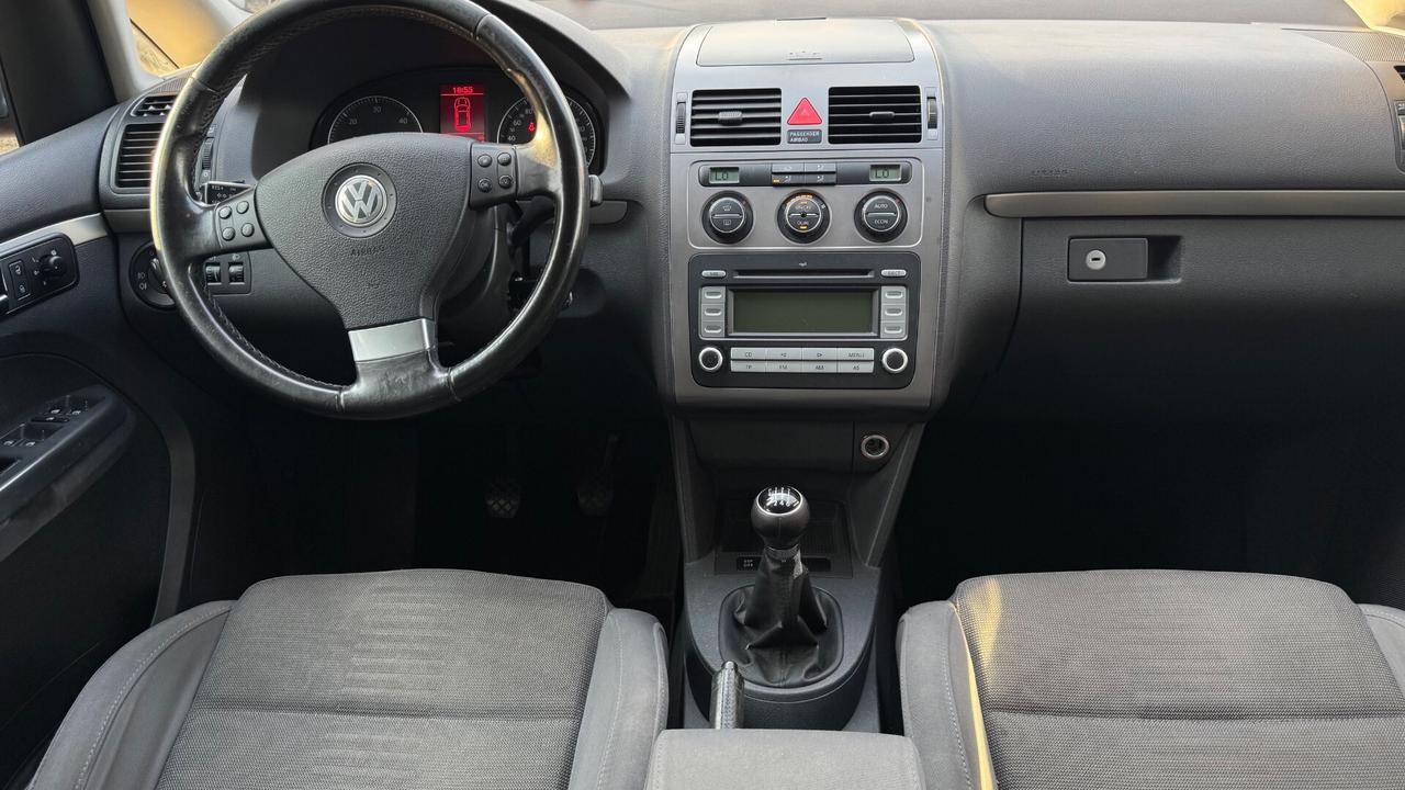 Volkswagen Touran 2.0 16V TDI Highline 7 posti
