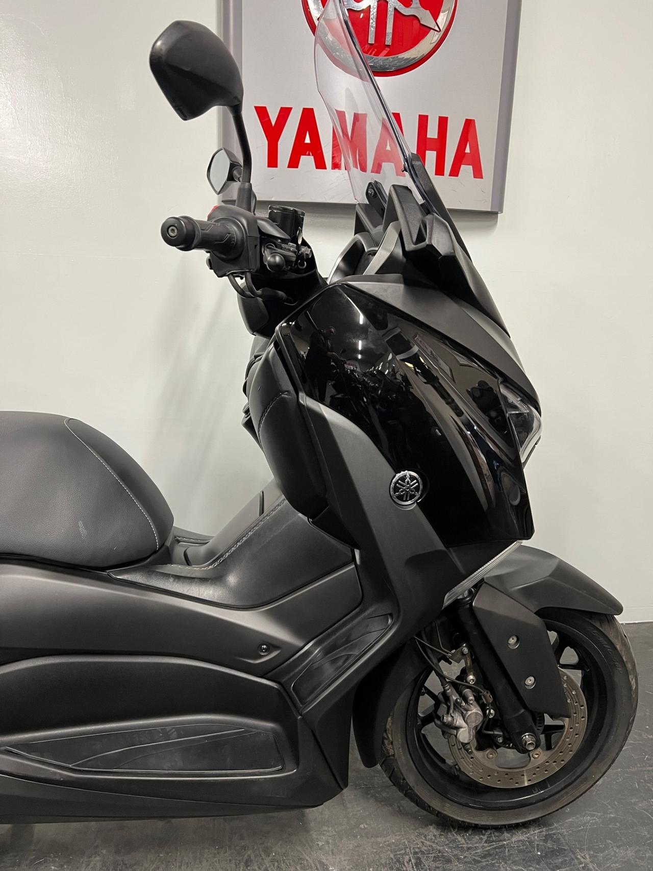 Yamaha X-Max 300