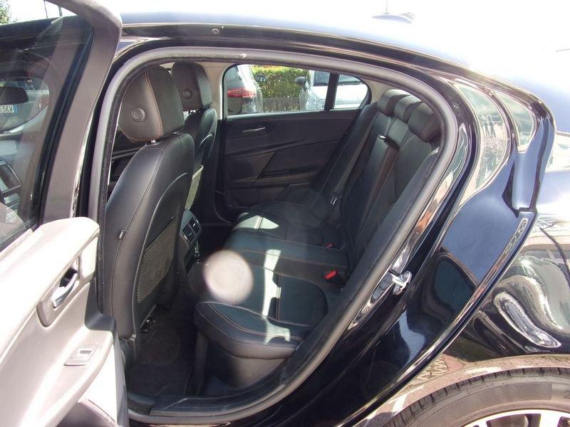 Jaguar XE XE 2.0 D Turbo aut. Prestige Business Edition