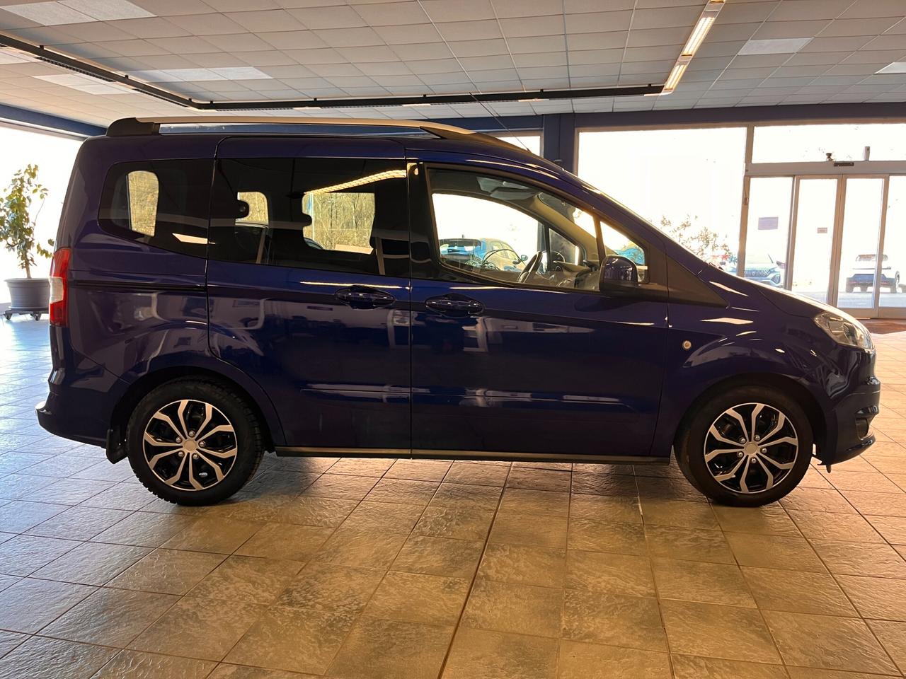 Ford Tourneo Courier 1.0 EcoBoost 100 CV Titanium