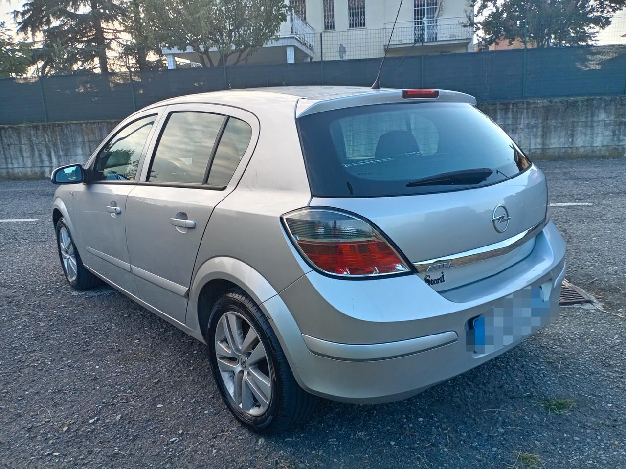 Opel Astra 1.4 16V Twinport 5 porte Enjoy