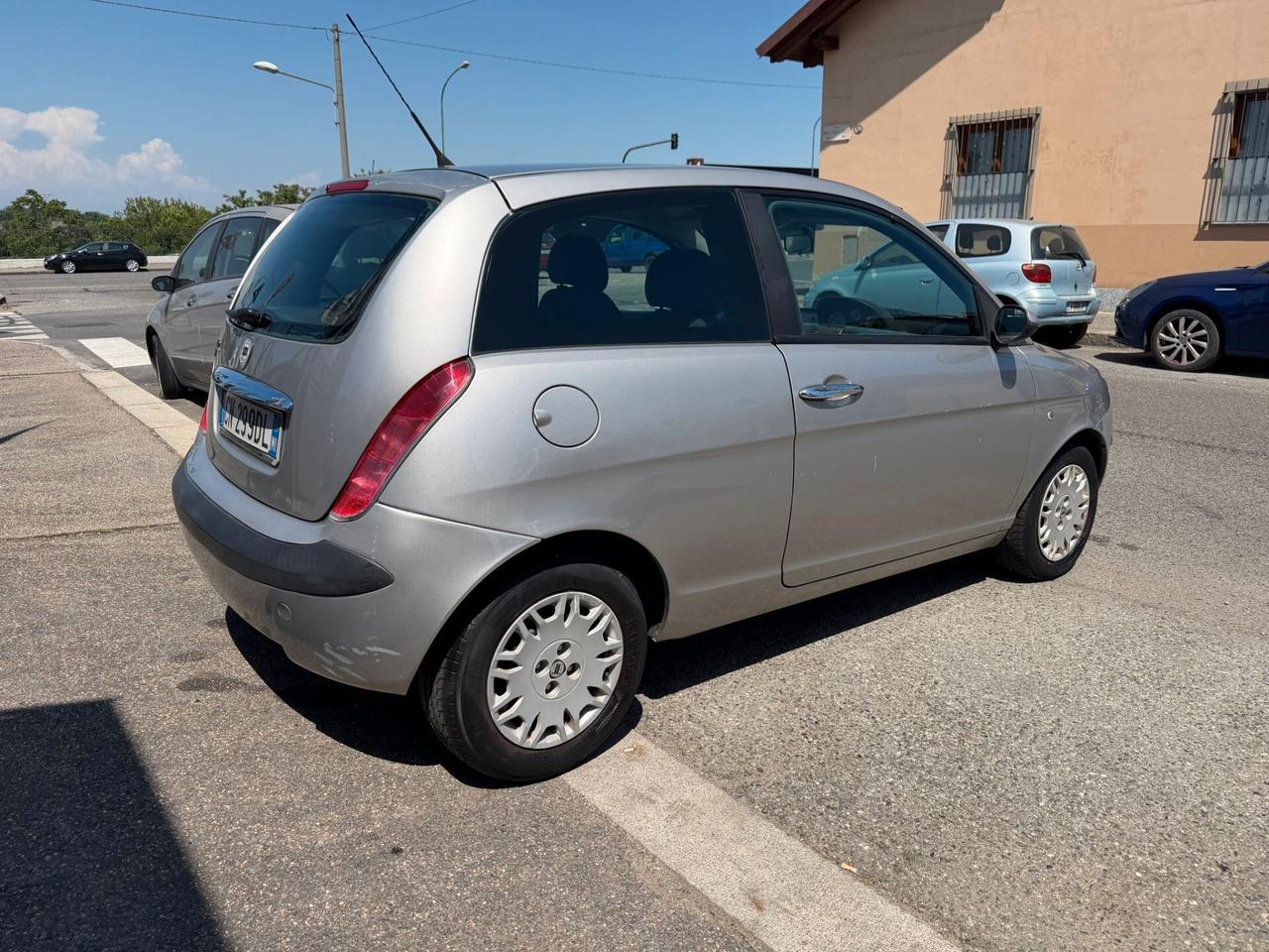 Lancia Ypsilon 1.2 16V Platino