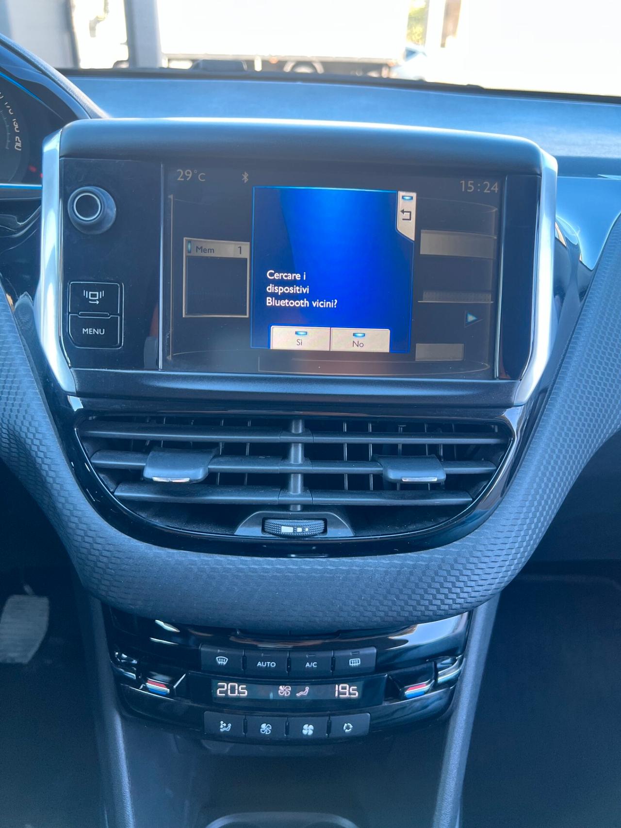 Peugeot 2008 1.6 e-hdi 115cv ALLURE NAVI/PELLE/16; PERFETTA!