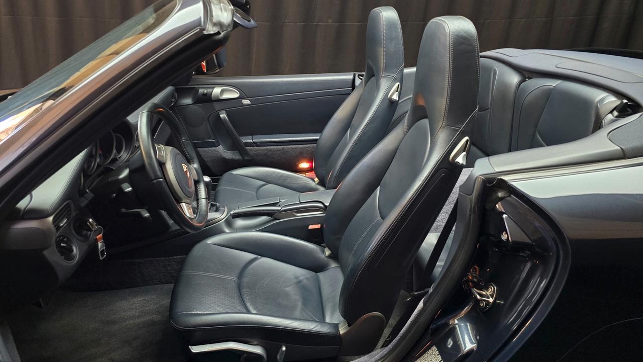 Porsche 911 Carrera Cabriolet