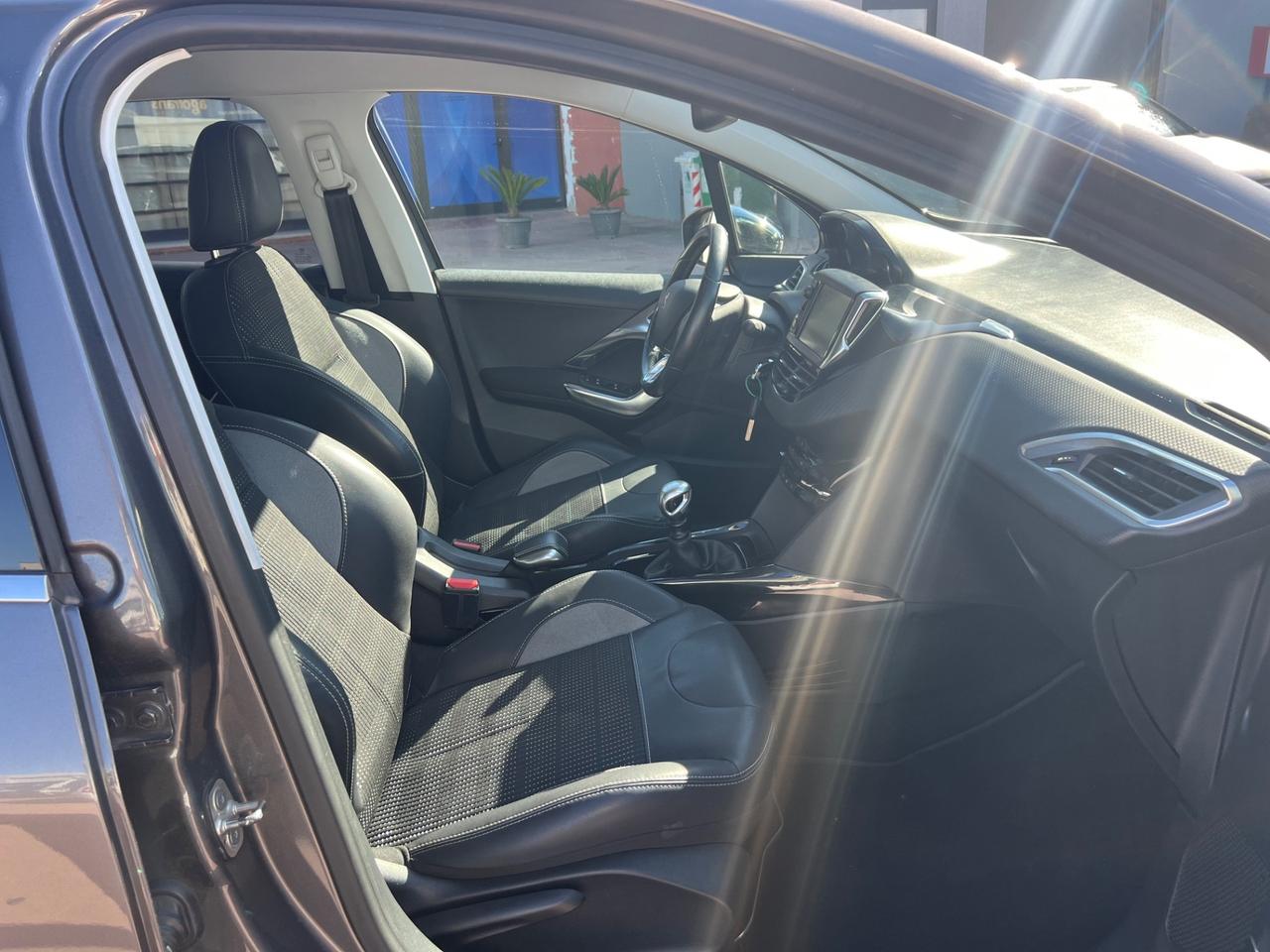 Peugeot 2008 BlueHDi 120 S&S Allure
