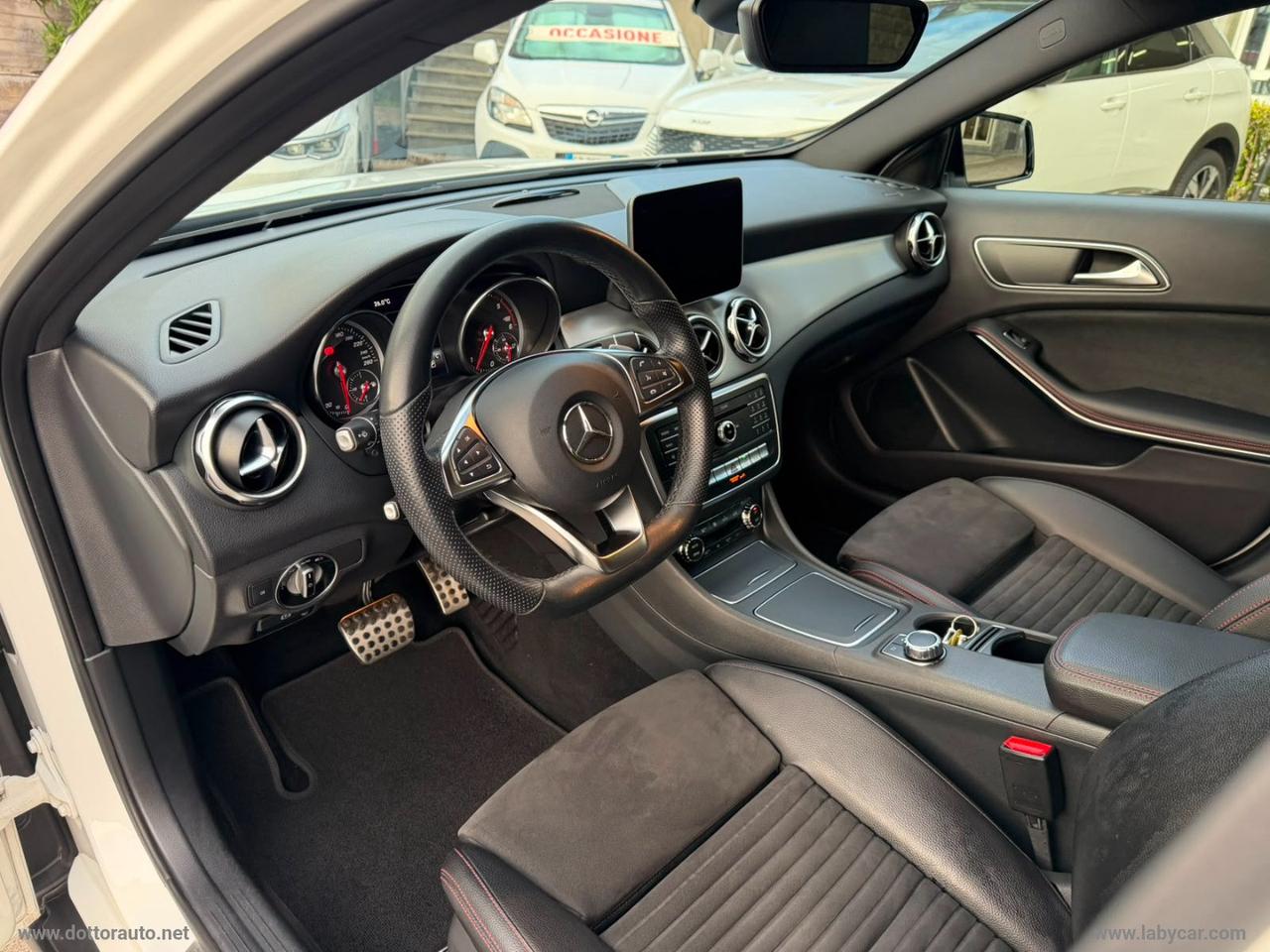 MERCEDES-BENZ GLA 200 d Automatic 4Matic Premium