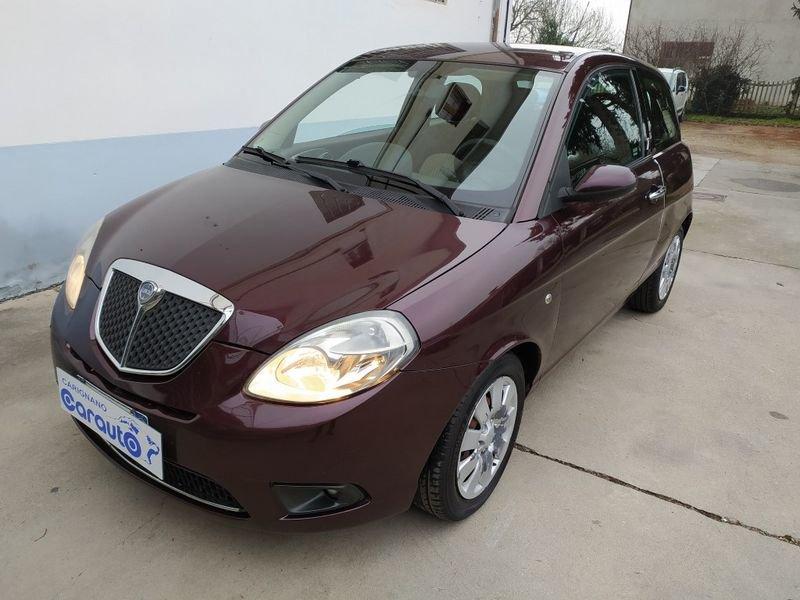 Lancia Ypsilon 1.3 MJT 75 CV Oro