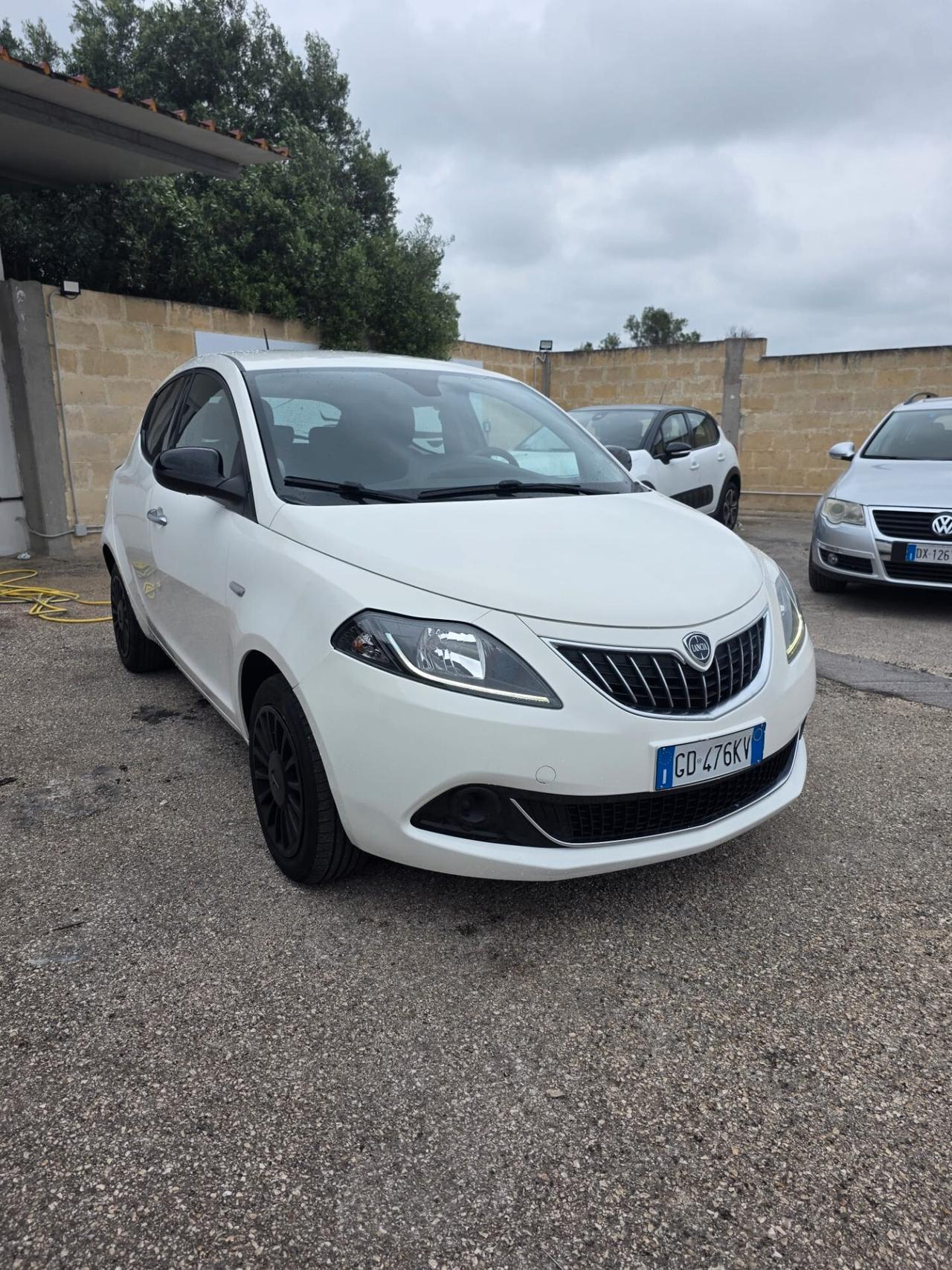 Lancia Ypsilon 1.0 FireFly 5 porte S&S Hybrid Ecochic Gold
