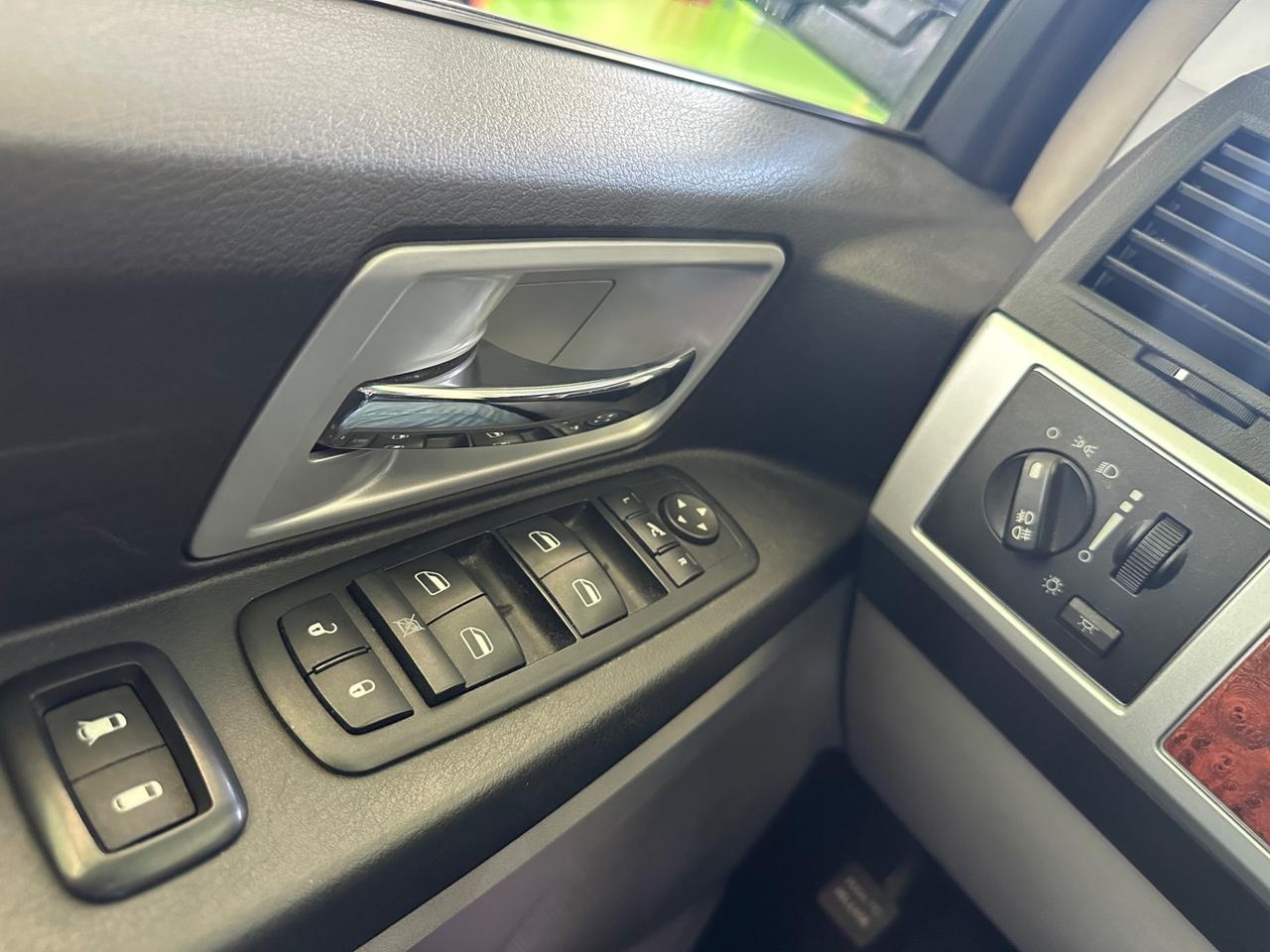 Chrysler Grand Voyager 2.8 CRD 163cv Limited - 7 POSTI-