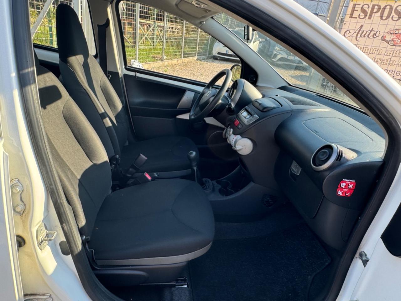 Toyota Aygo 1.0 12V VVT-i 5 porte Active Connect NEOPATENTATI