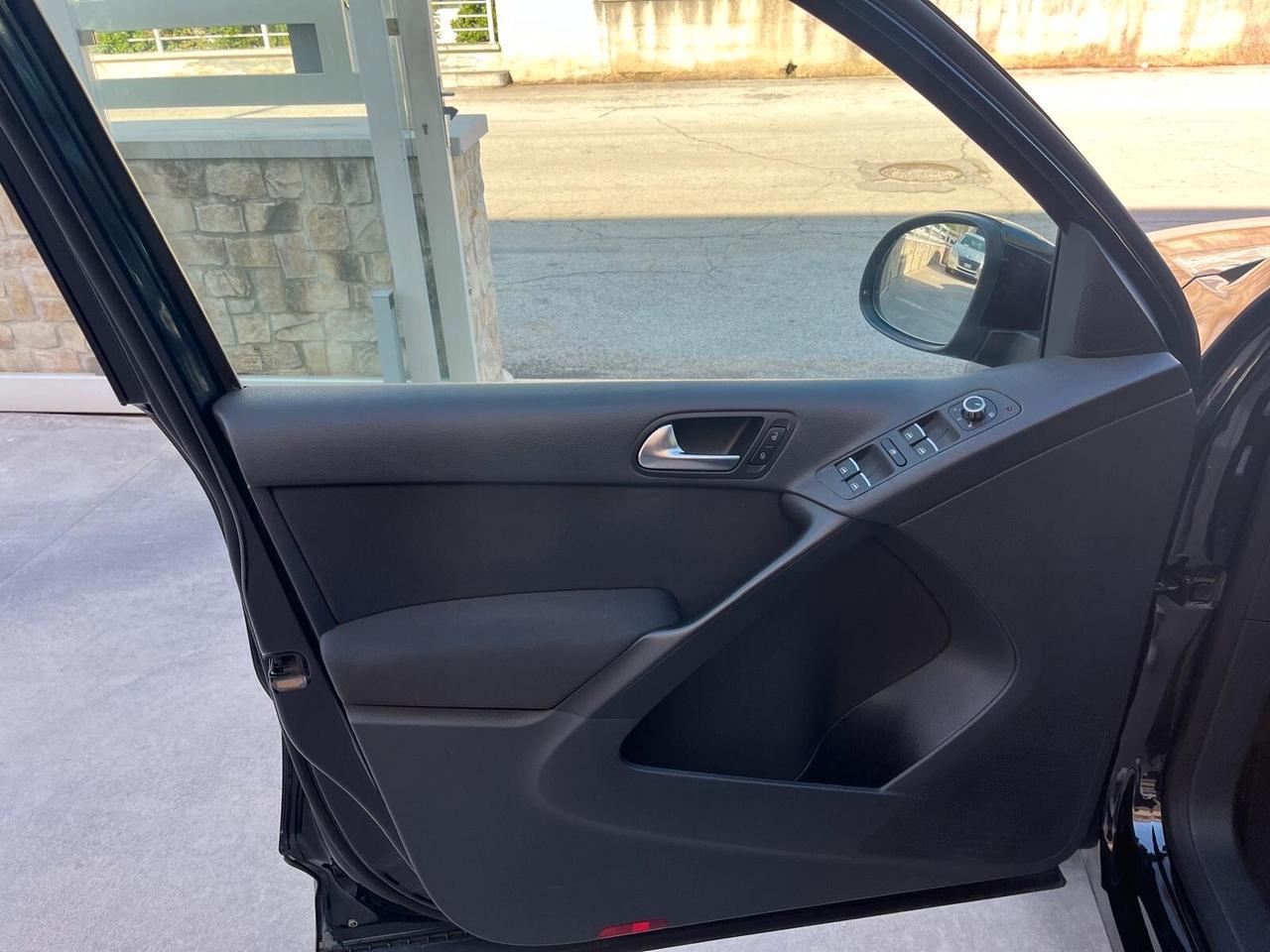 Volkswagen Tiguan 2.0 TDI DPF 4MOTION Sport & Style