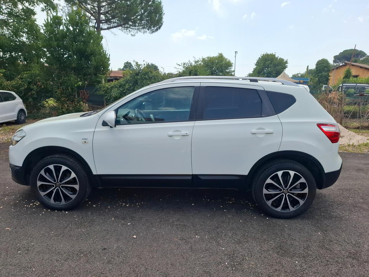 Nisan qashqai