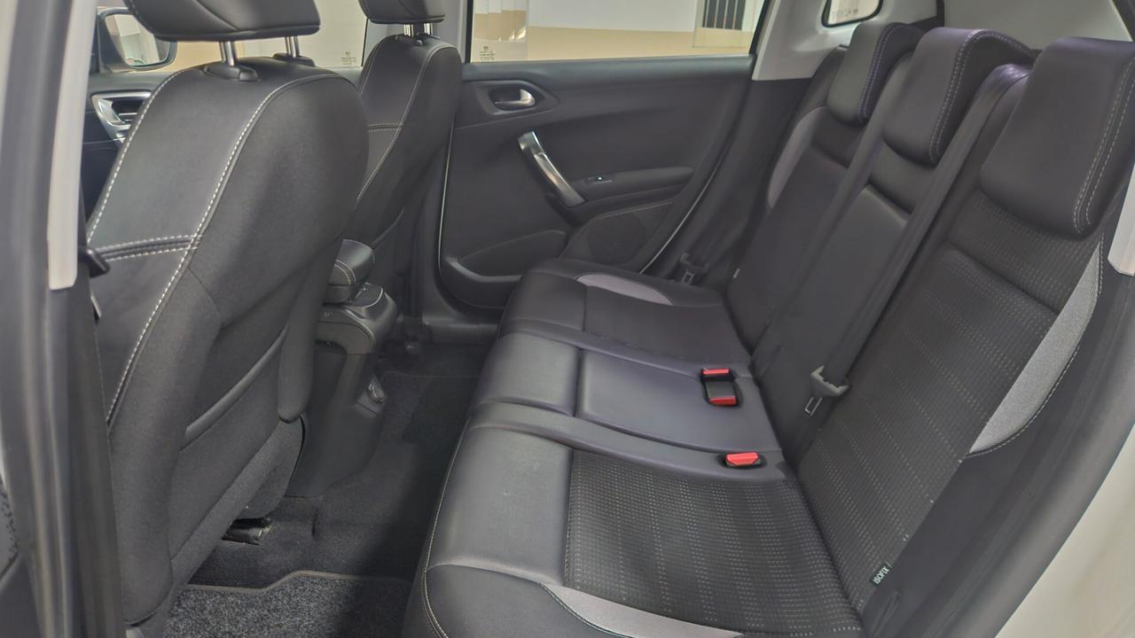 Peugeot 2008 BlueHDi 120 S&S Allure