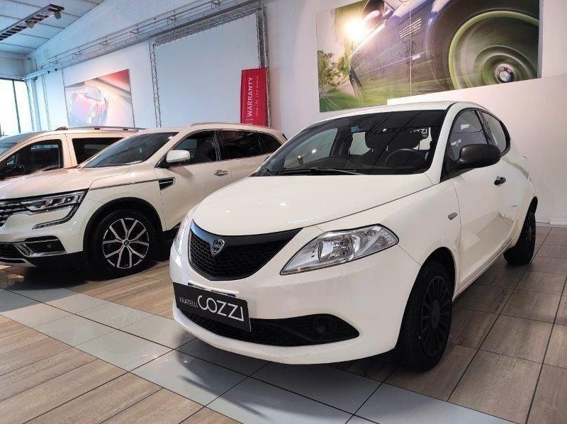 Lancia Ypsilon 3ª serie 1.0 FireFly 5 porte S&S Hybrid Ecochic Silver