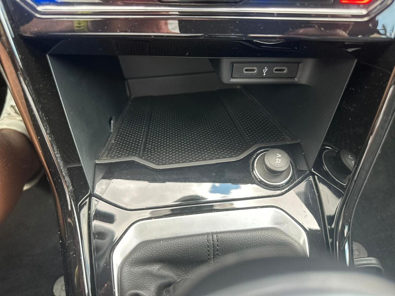 Volkswagen T-Roc 2.0 TDI SCR R-Line INTERNO ED ESTERNO 116CV