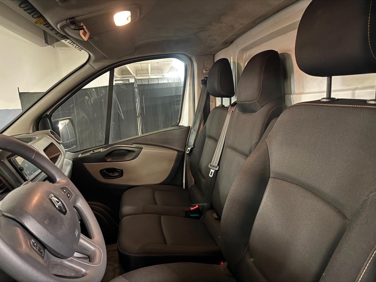 RENAULT Trafic T27 1.6 dCi IVA / MOTORE NUOVO