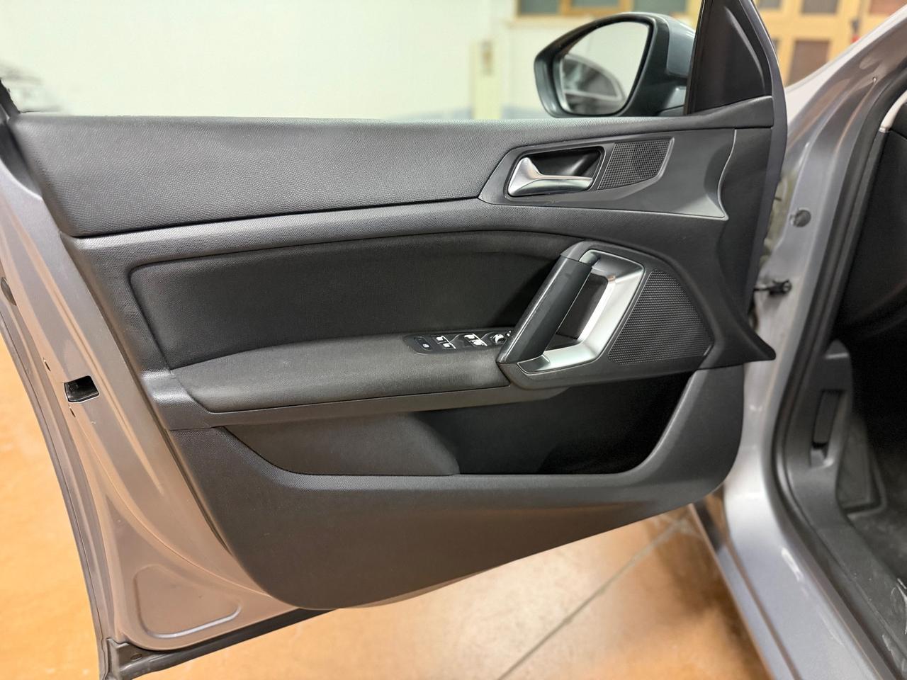 Peugeot 308 BlueHDi 120 S&S SW Business