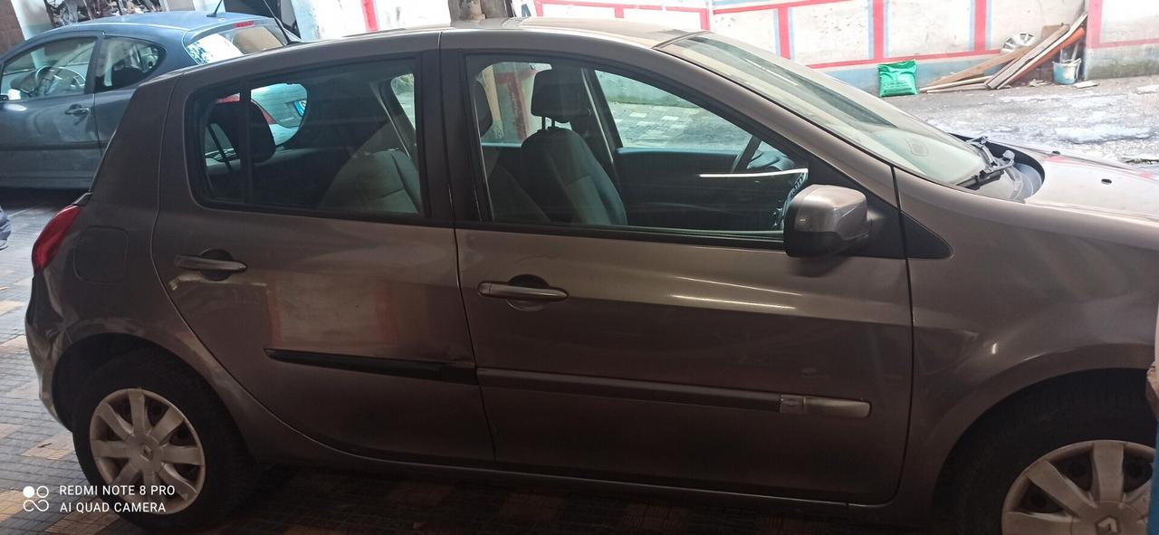 Renault Clio 1.2 16V 5 porte Luxe