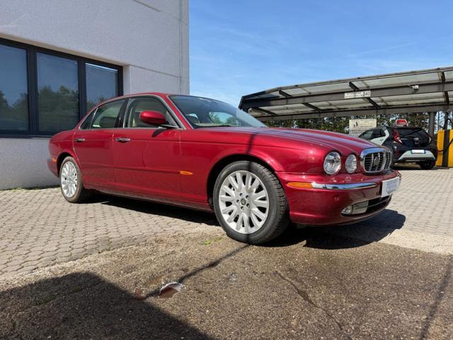 JAGUAR XJ 4.2 BENZINA V8 EXECUTIVE