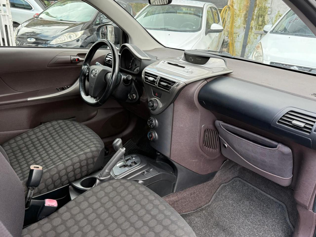 TOYOTA iQ 1.0 68CV AUTOMATICA 120000KM