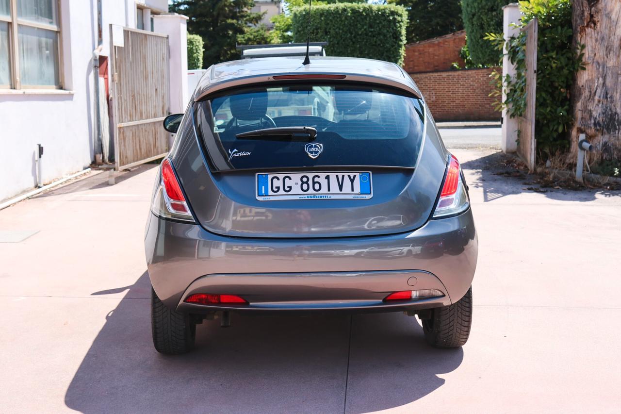 Lancia Ypsilon 1.2 69 CV 5 porte Silver