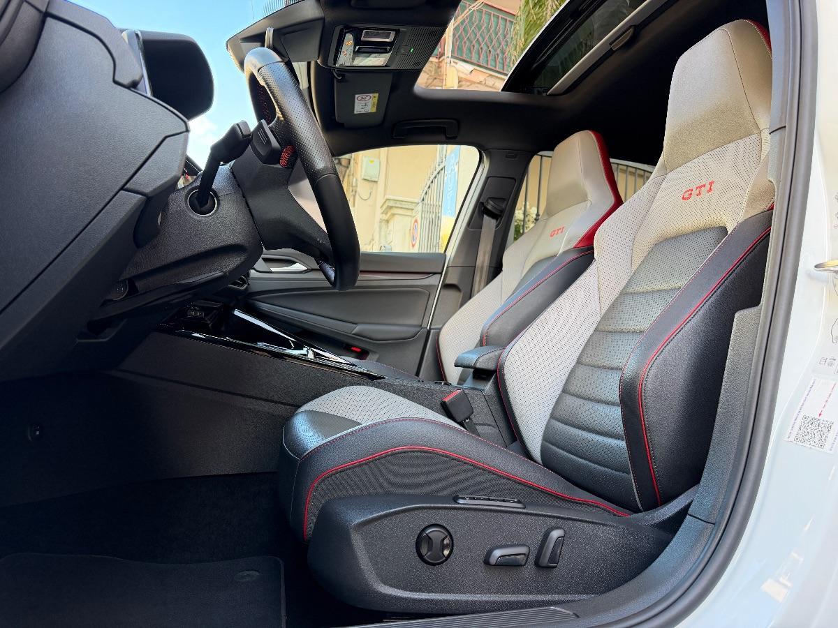 Volkswagen Golf 8 GTI 2.0 TSI 245 CV