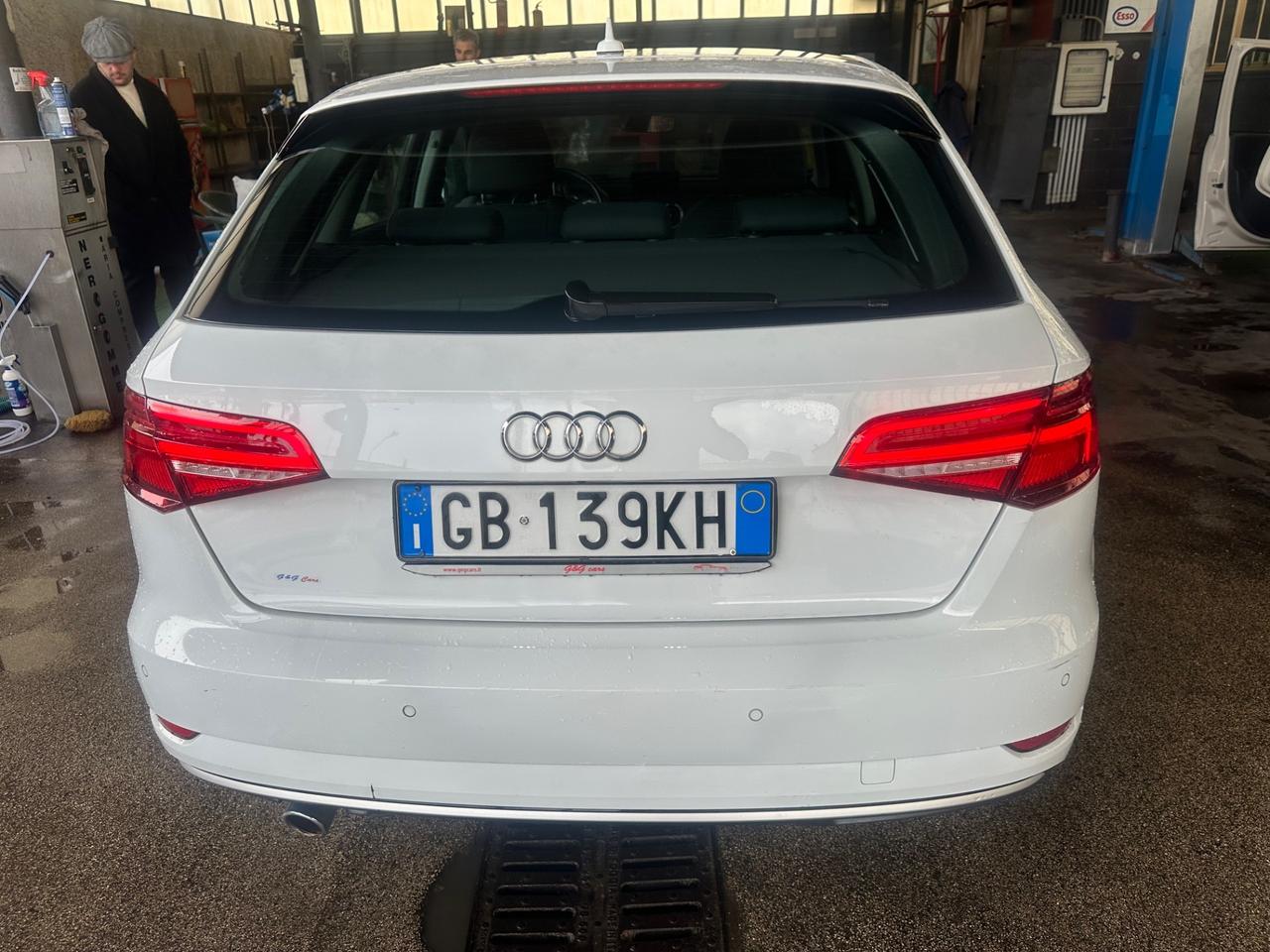 Audi A3 SPB 1.6 TDI/NAVI/LED/SENSORI