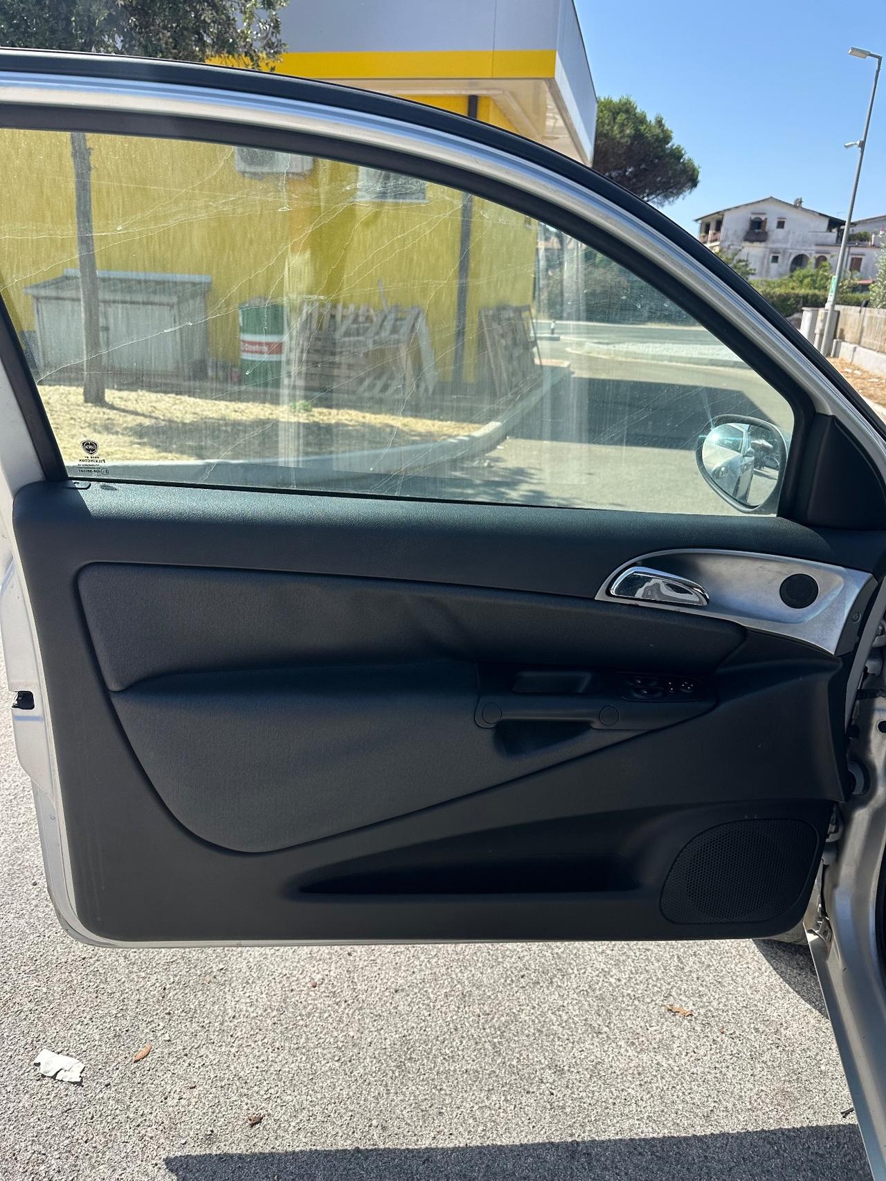 Lancia Ypsilon 1.3 MJT 75 CV Platino NEOPATENTATI PRONTA CONSEGNA