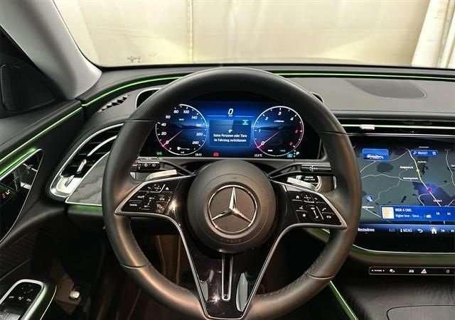 Mercedes-Benz E 220 D SW T AVANTGARDE SPORT LED PDC KAMERA NAVI GANCIO