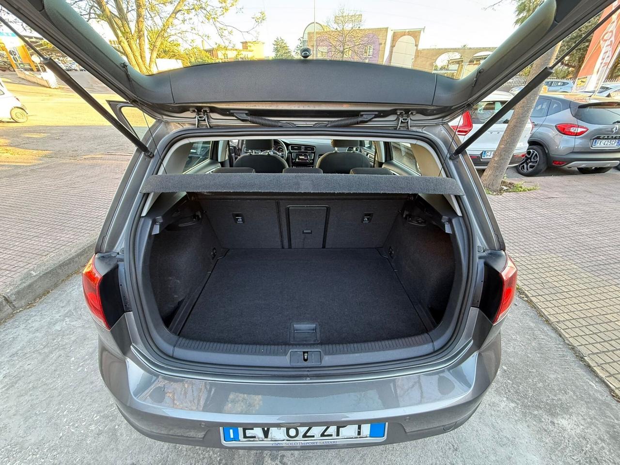 Volkswagen Golf 7 TDI AUTOM. DIST. FATTA