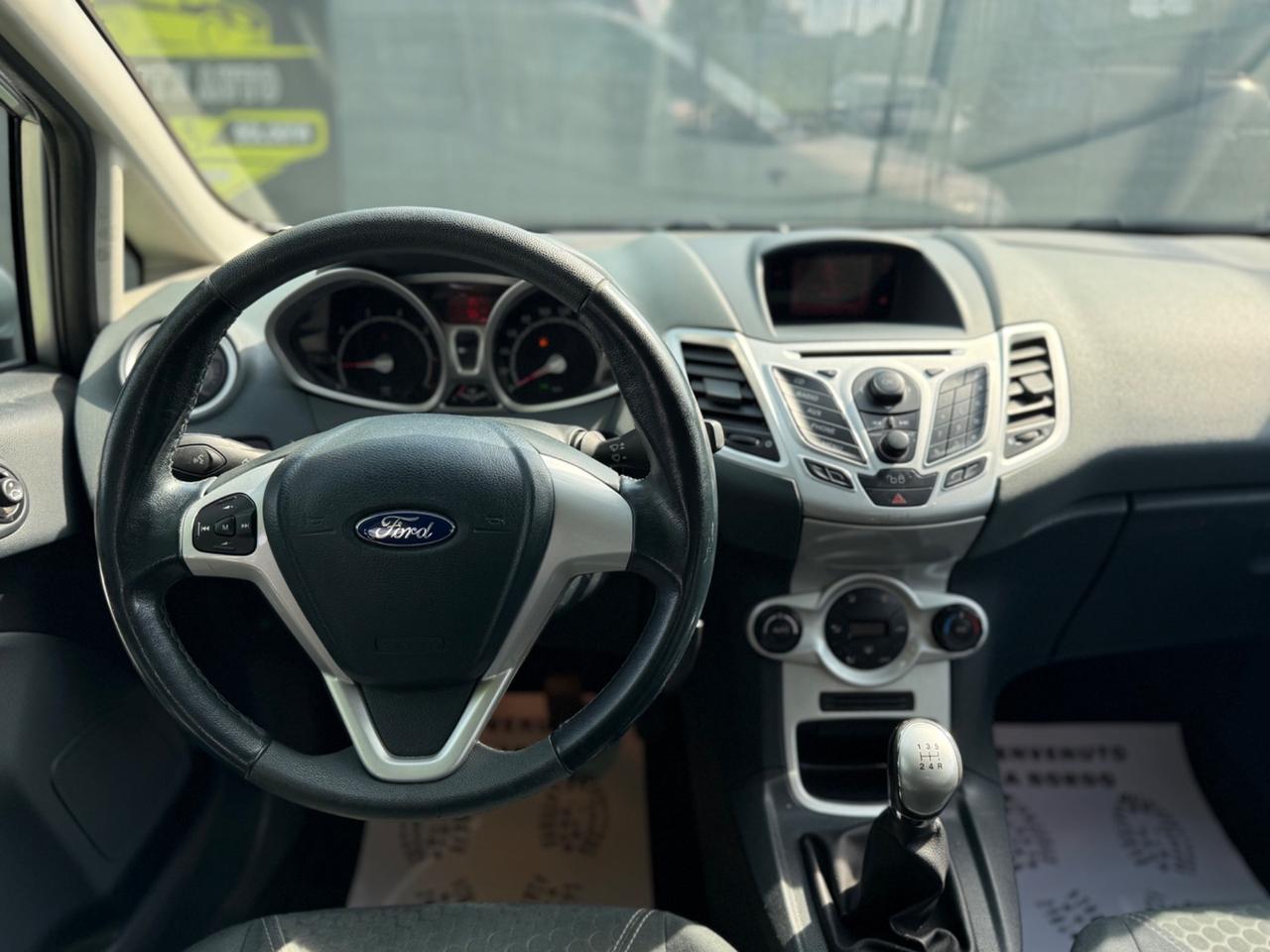 Ford FIESTA 1.4 GPL TITANIUM 5 PORTE NEOPATENTATI