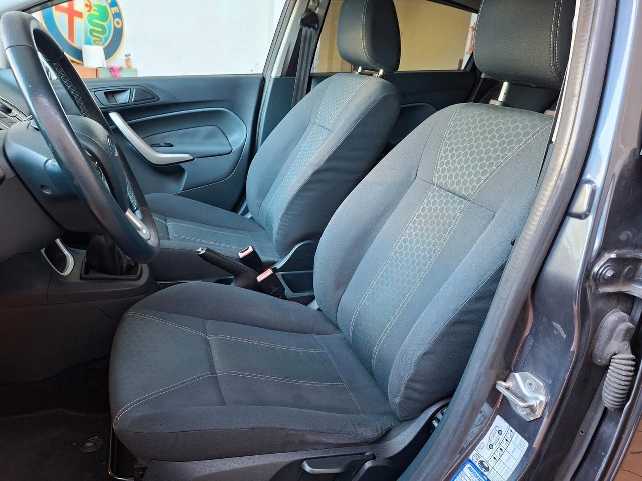 Ford Fiesta 5p 1.4 tdci Titanium, adatta a neop.