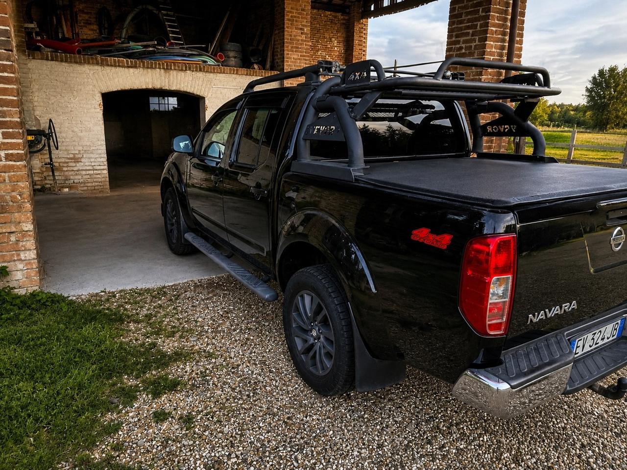 Nissan Navara 2.5 dCi 190CV 4 porte Double Cab LE