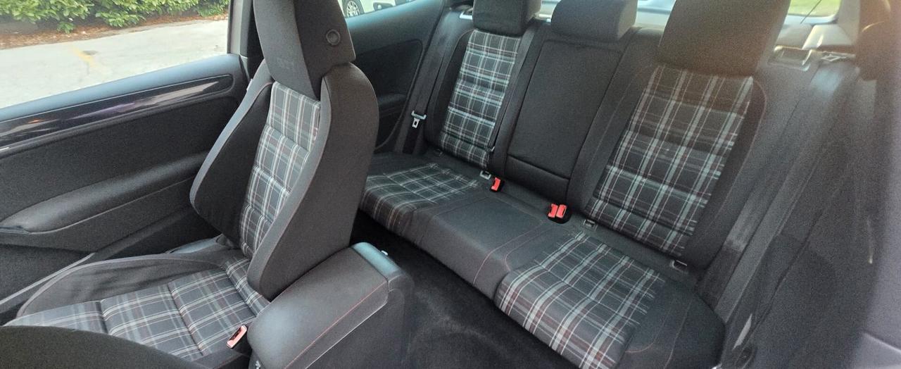 Volkswagen Golf 2.0 TSI 3p. GTI