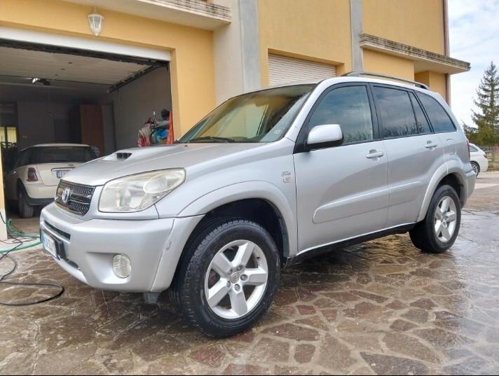 Toyota RAV 4 Gancio traino leggere bene