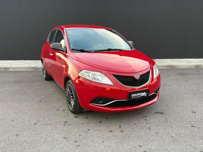 Lancia Ypsilon 5 Porte 1.2 BENZ/GPL Gold 69cv OK NEOPATENTATI