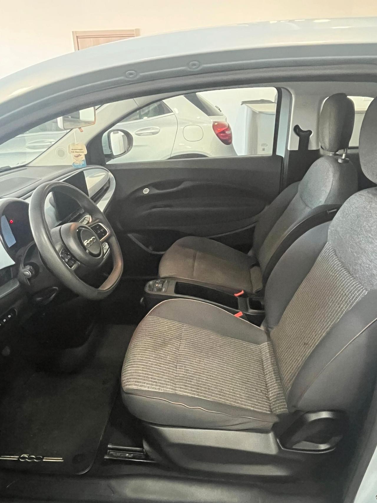 Fiat 500 500e Berlina 42 kWh Passion