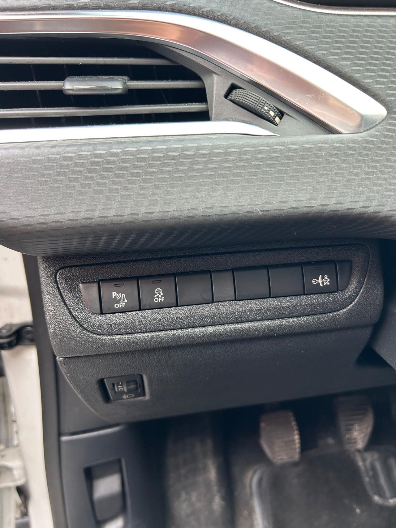 Peugeot 2008 1.4 HDi 68CV Active