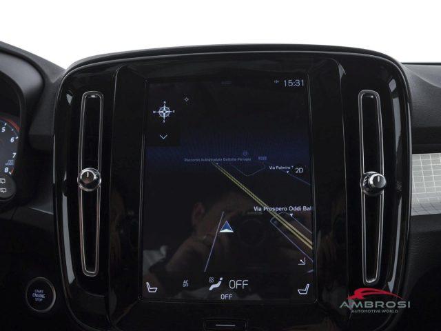 VOLVO XC40 T4 AWD Geartronic Momentum