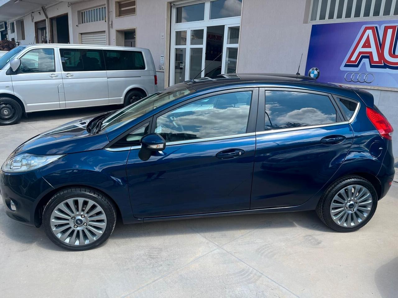 Ford Fiesta Titanium 1.4 5 porte Bz.- GPL