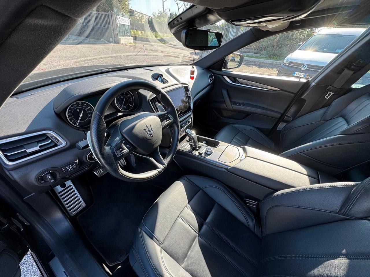 Maserati Ghibli 330 CV MHEV