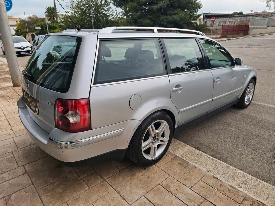 Volkswagen Passat 1.9 TDI/130 CV cat Var. H.line