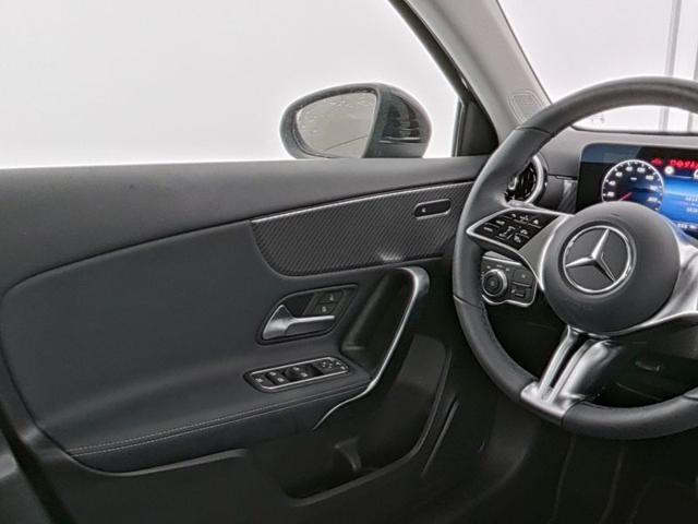 MERCEDES-BENZ A 180 Automatic Progressive Advanced