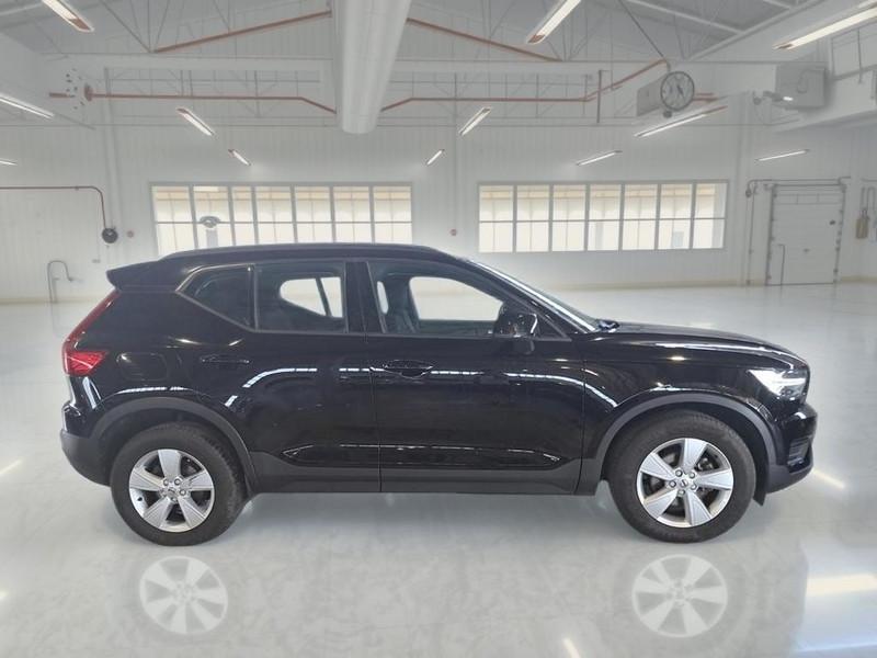 VOLVO XC40 T2 Momentum Core